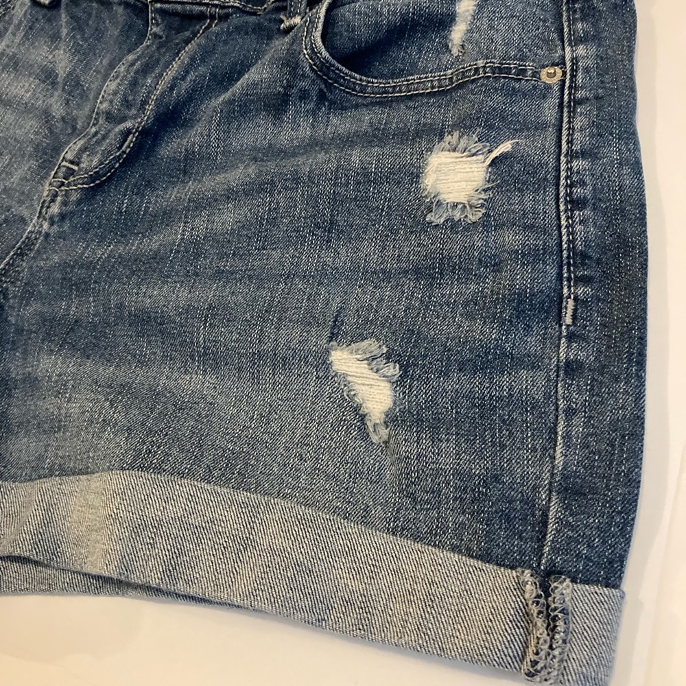 Ladies Shorts bundle (old navy boyfriend) & Rue 21. Y2K for sure ⭐️.Both size 14 - Picture 3 of 16